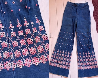 size S unreal vintage 1970s embroidered flared jeans - denim bell bottoms