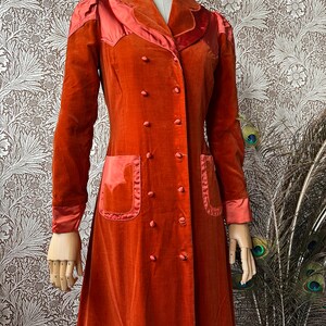 size XS unreal vintage 1960s does victorian velvet maxi coat zdjęcie 3