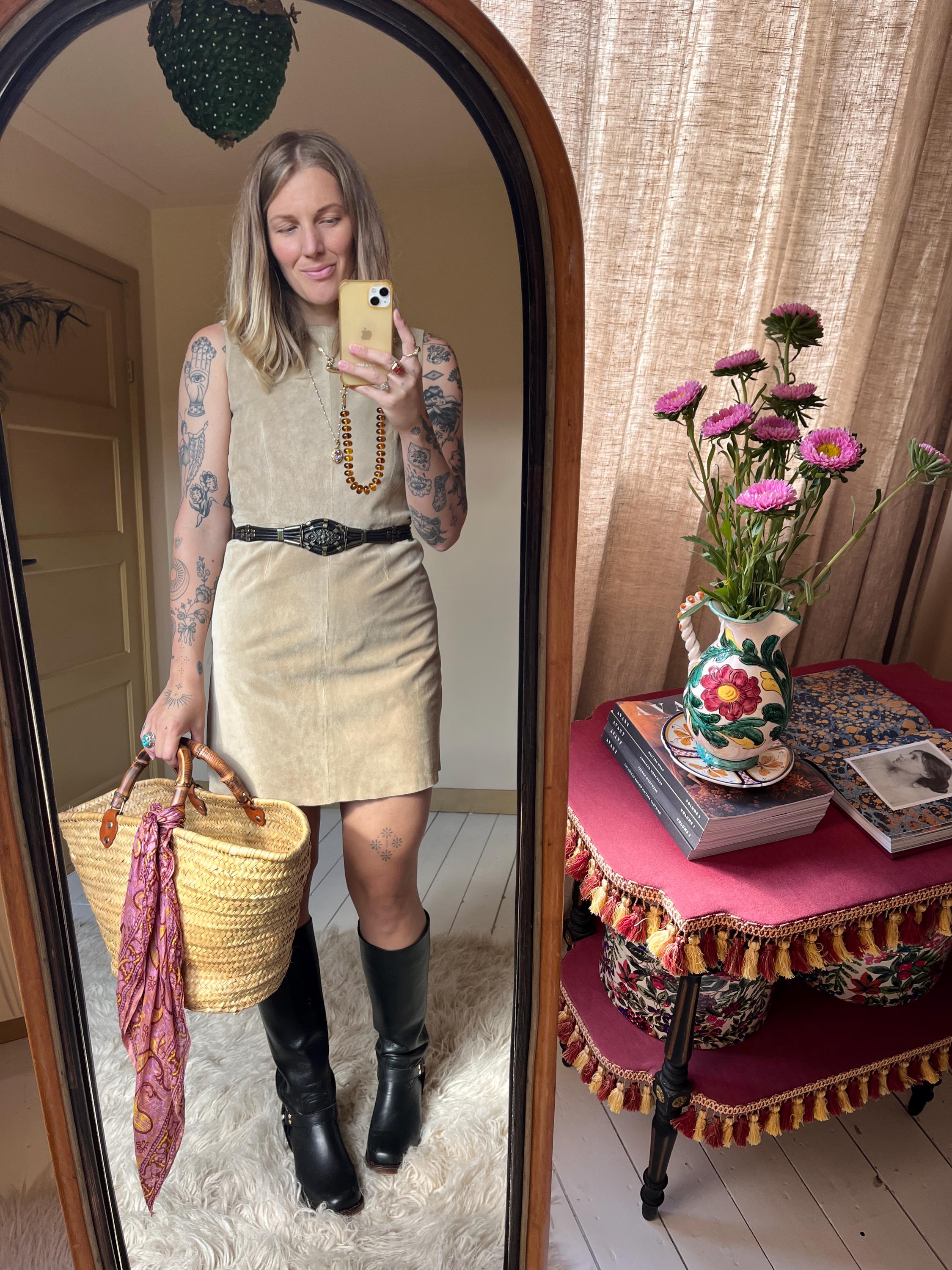 S/M vintage 1970s suede mini dress