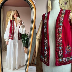 size M wondrous vintage 1970s red velvet beaded Romanian vest