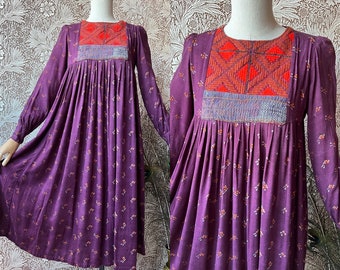 size S/XS vintage 1970s raspberry pink afghan dress