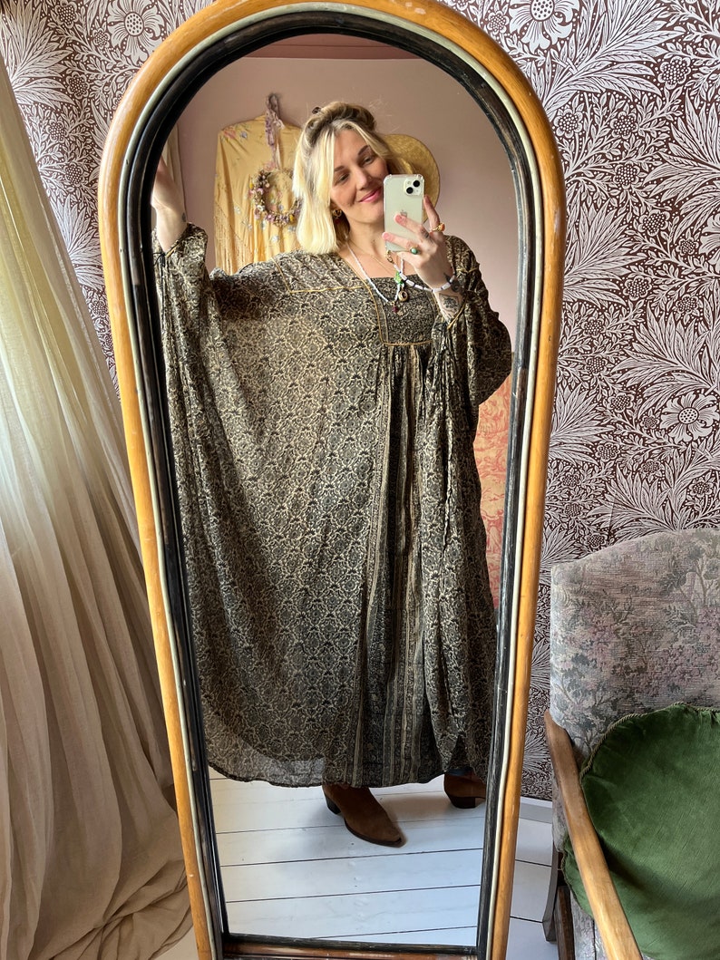 size S-L out of this world vintage 1970s indian gauze butterfly caftan dress by PHOOL Bild 10