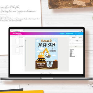 Pu&ograve; includere: Uno schermo di computer che mostra un modello di invito digitale per una festa di compleanno. Il modello presenta un escavatore di cartoni animati con il testo "Can You Dig It? Jackson is turning 3." L'invito include anche la data e l'ora della festa, "Sabato 26 agosto, 14:00", e la posizione, "Jackson's Site".
