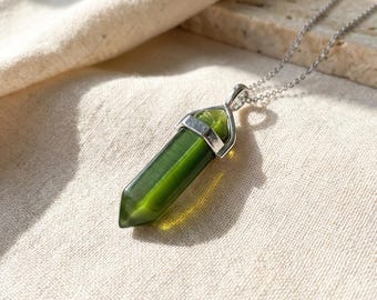 Peridot Grüne Katzenaugen Glaspunkt Halskette, August Birthstone Farbe, silberfarbener Anhänger
