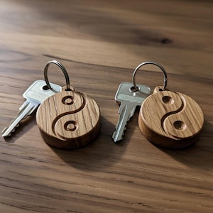 Yin Yang Eiche Schlüsselanhänger Set | Handgefertigte Paar Verbindung Schlüsselanhänger