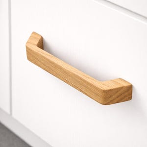Solid Oak Cabinet Handles 160mm & Custom Sizes – Wooden Drawer Pulls – Kitchen Cupboard Handles – Facet Design – Handmade UK