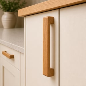 Solid Oak Cabinet Handles 160mm & Custom Sizes – Chunky Wooden Drawer Pulls – Kitchen Cupboard Handles – Pillar Design – Handmade UK