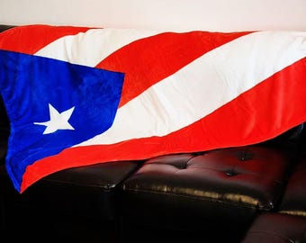 Manta de microfibra con la bandera de Puerto Rico, 100% poliéster, 51"x63" (130 cm x 160 cm)