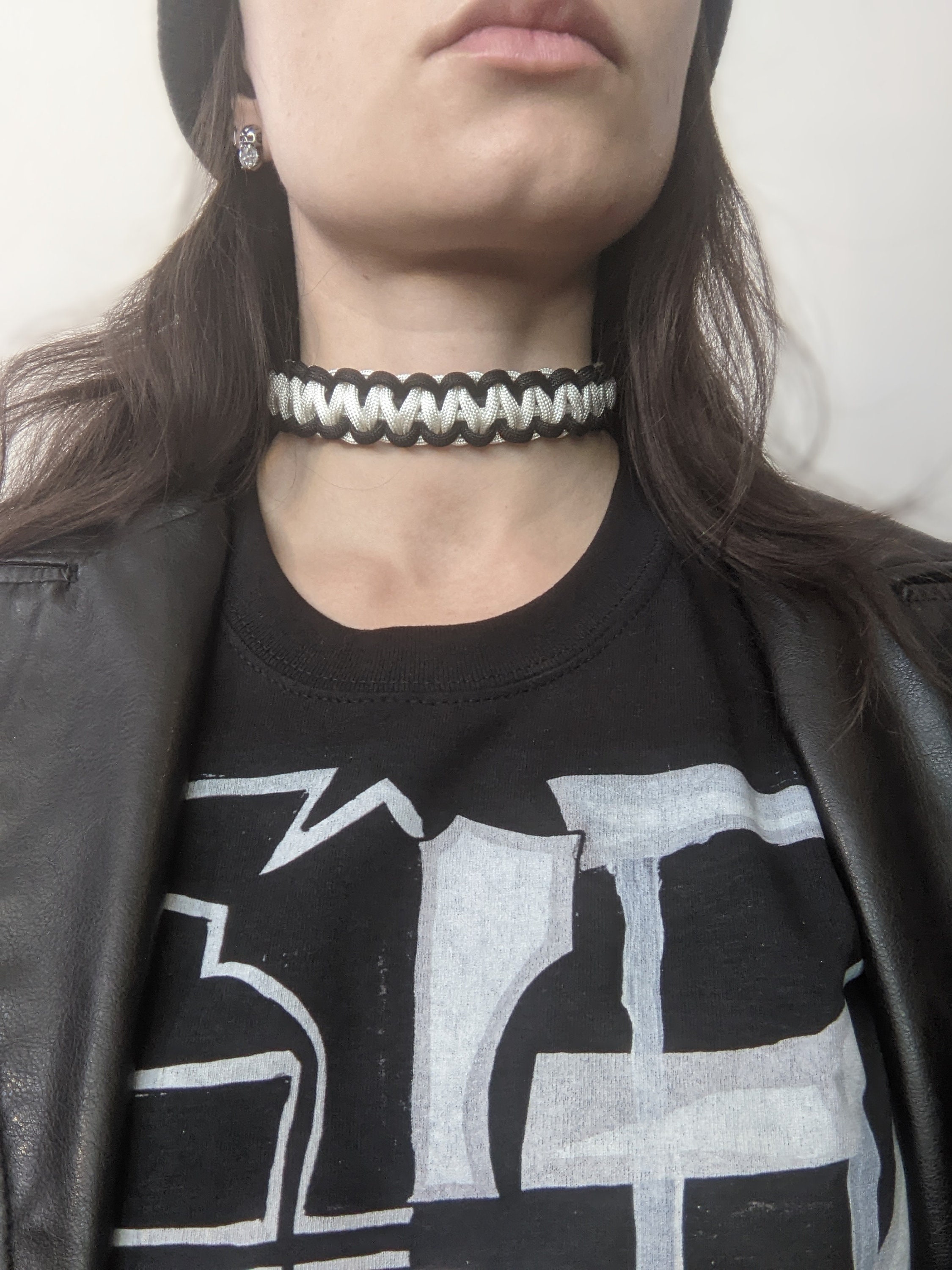 Paracord choker clearance