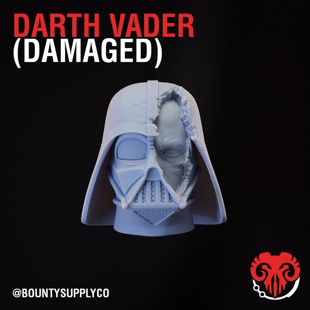 ダメージを受けたダース・ベイダーのヘルメット（1:12スケール