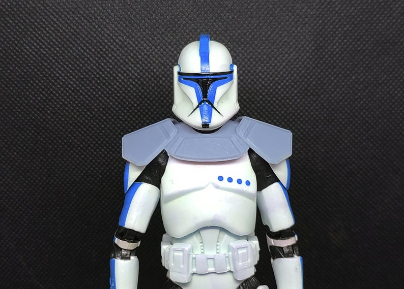 clone commander pauldron