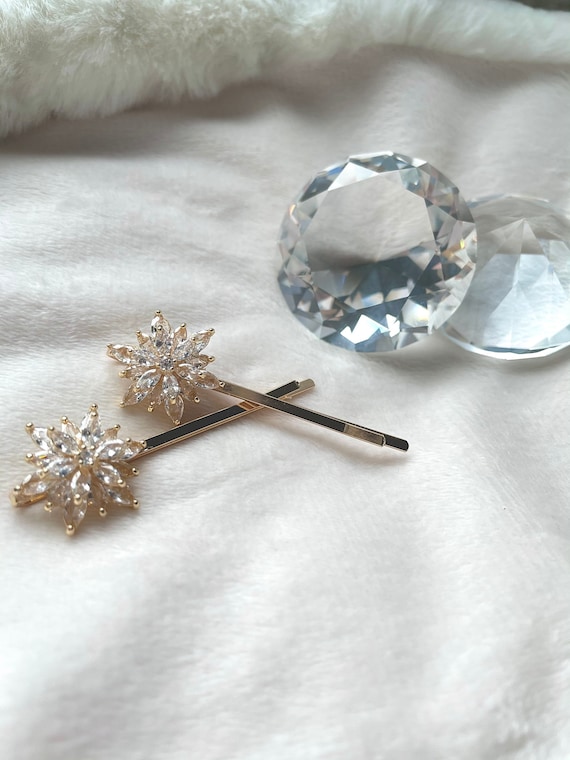 Gold Crystal Starburst Bobby Pin Set - Etsy display picture 1