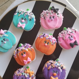 Halloween fake bake, pumpkin cookies, halloween tier tray, coffe bar decor, halloween wreath attachment, pumpkin sandwich cookie decor.