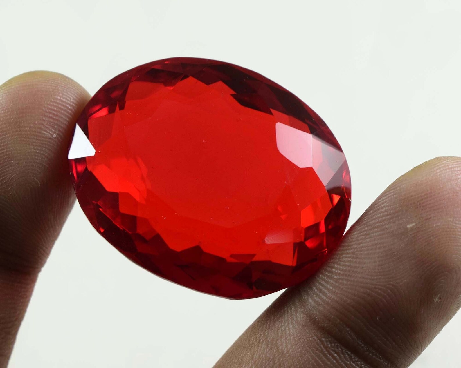 Natürlicher Roter Spinell 2,70 Karat - Rohstein A-Qualität Aus Myanmar