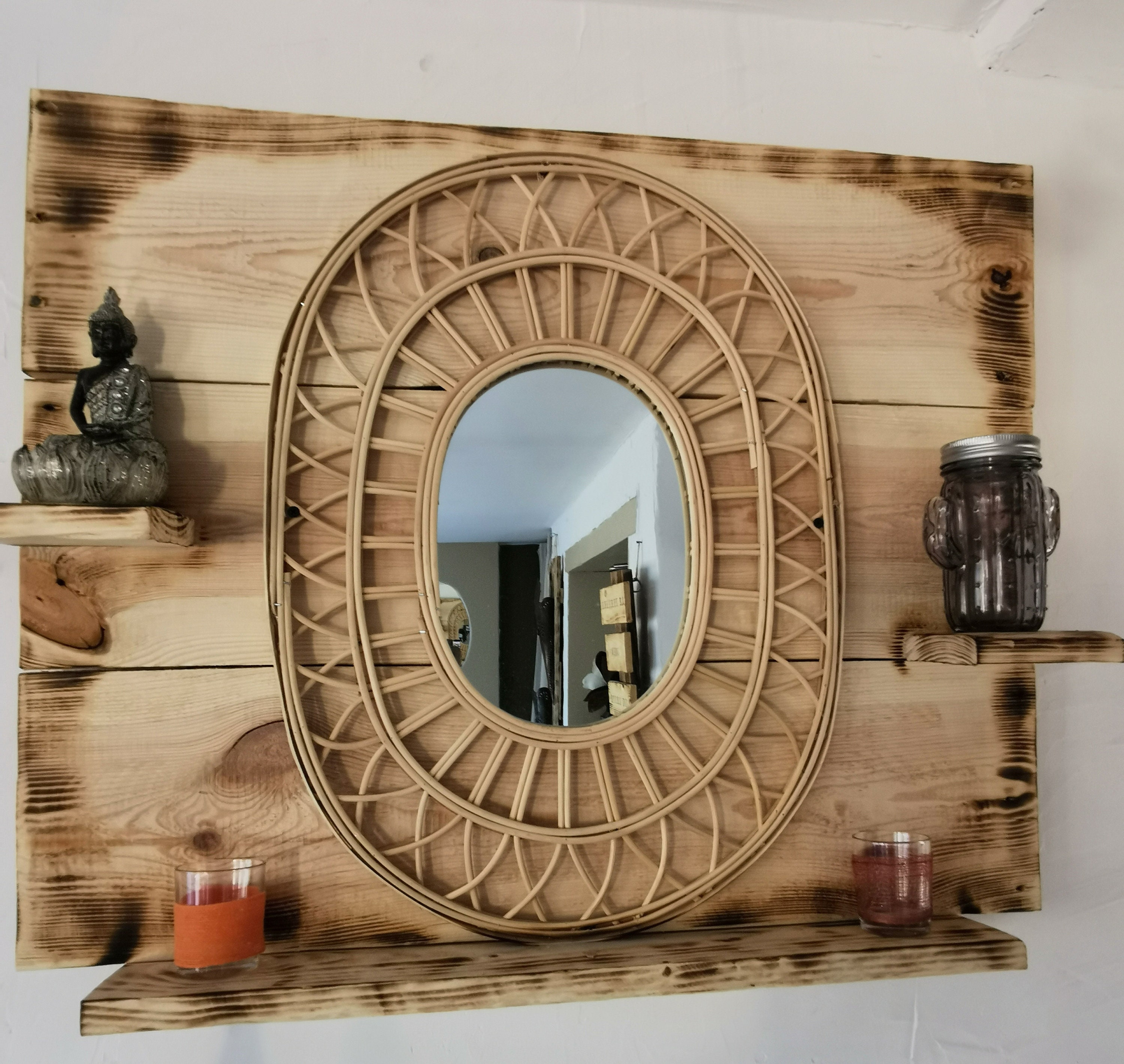 Mini coiffeuse. Miroir.
