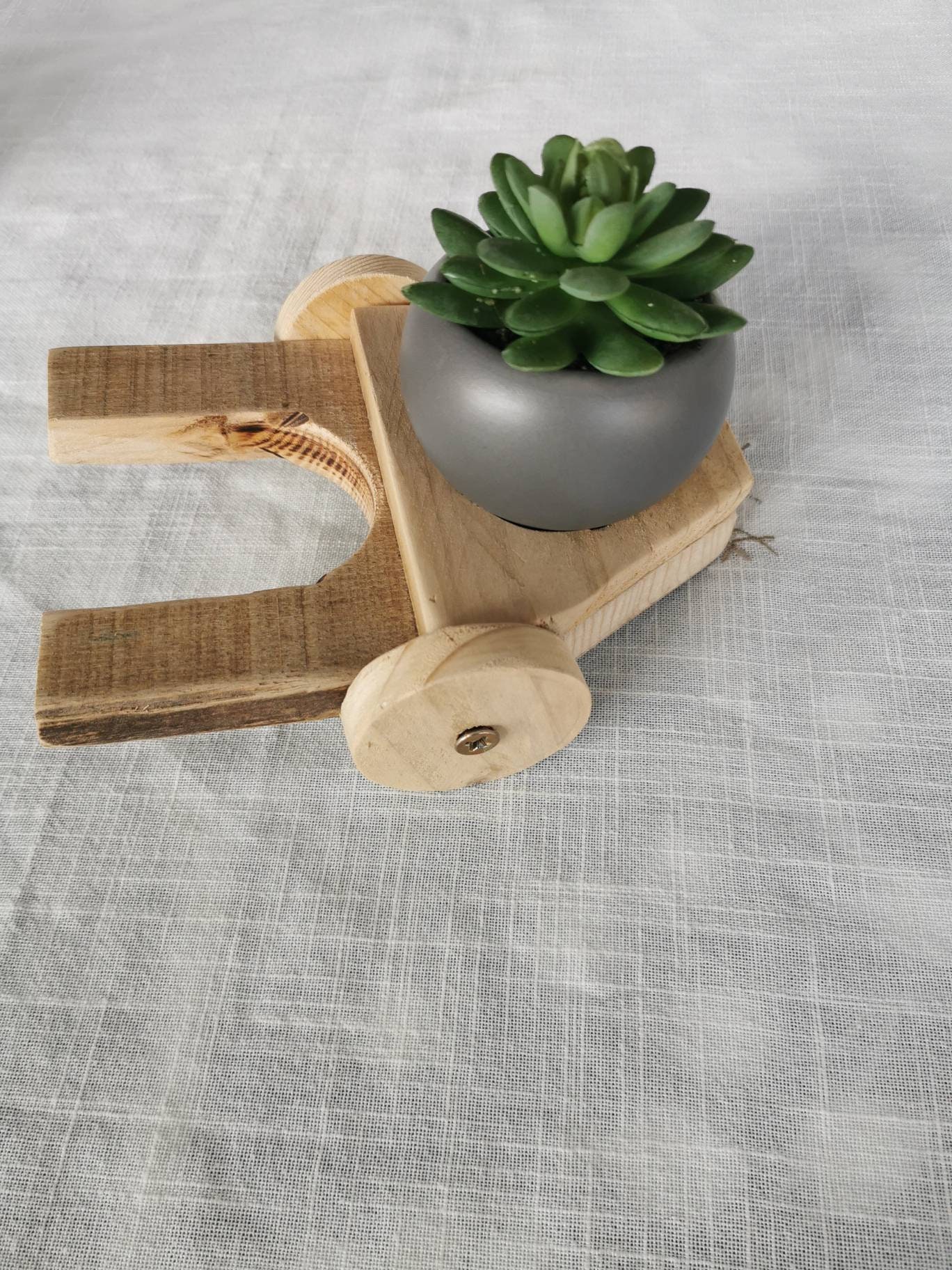 Petite Brouette en Bois de Pin