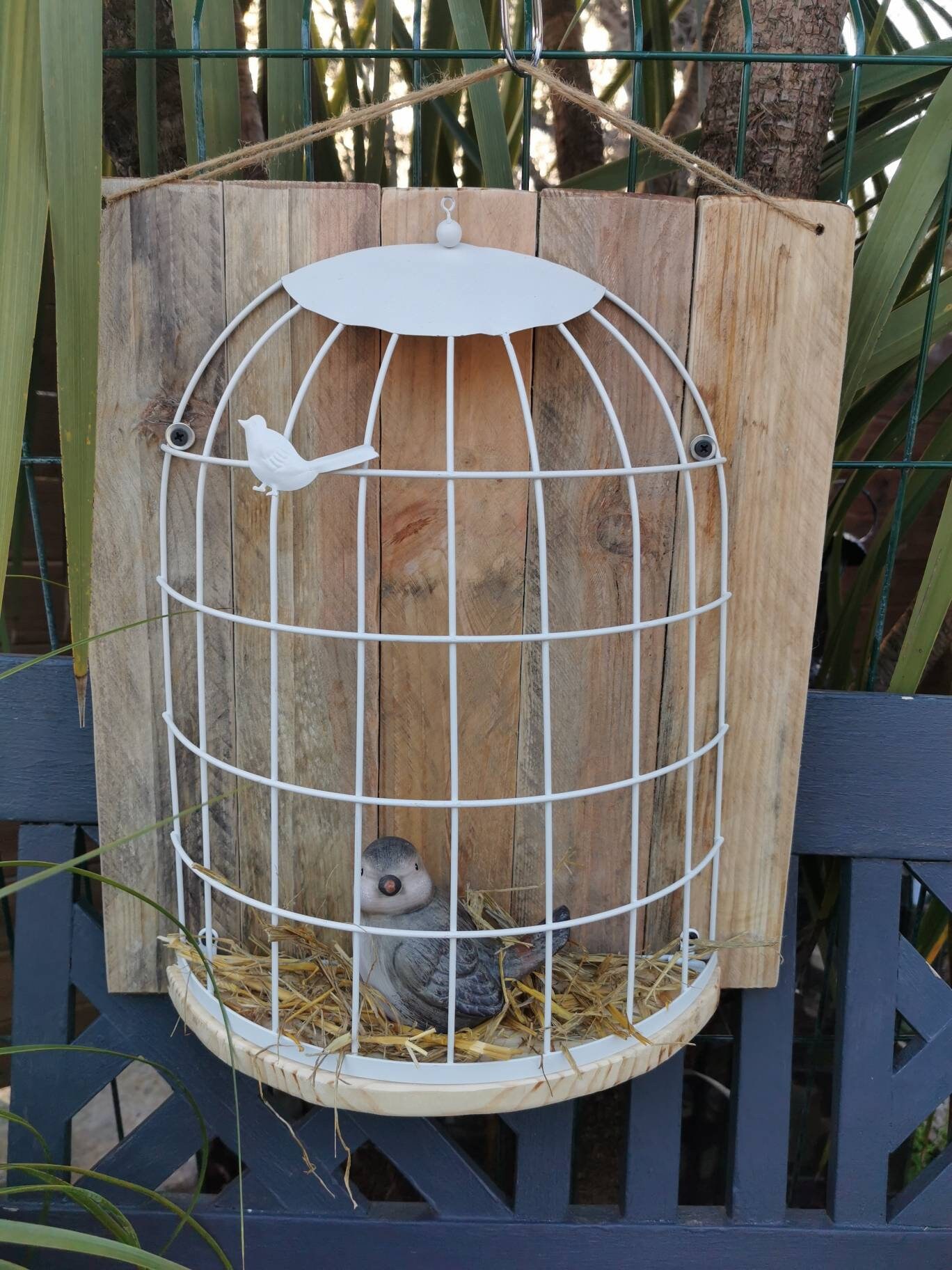 Cadre Cage à Oiseau Faite La Main en Bois de Palette . Décoration Murale Artisanale Bois.