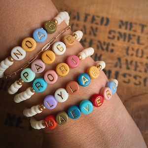Os skinnies personalizados coloridos | pulseiras personalizadas | pulseiras com nome | pulseiras com palavras | pulseira de missangas | pulseiras de letras