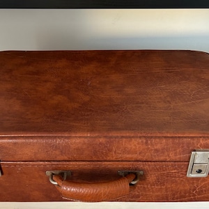 Ancienne valise en cuir image 1