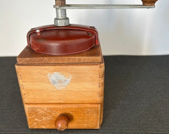 Moulin à café Peugeot antique, vintage French coffee grinder