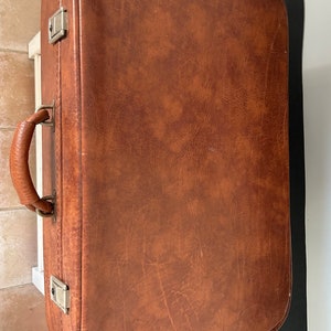 Ancienne valise en cuir image 2