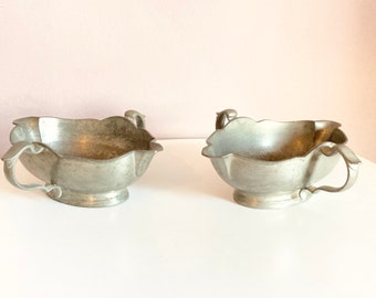 Saucière étain R. Pompe/ Pewter sauceboat