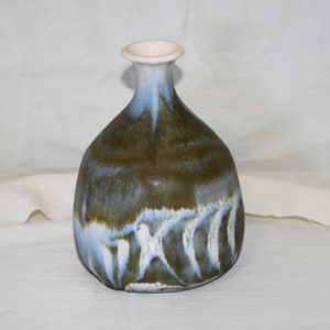 Vaso scozzese Aviemore Vaso molto grazioso piccolo con smalto opaco in crema rame e blu Prodotto in Scozia