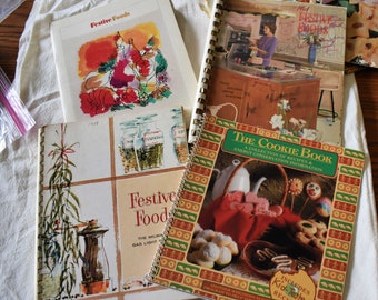 Groups of Wisconsin Electric Wisconsin Gas, Milwaukee Gas Light Company Christmas Cookie Cook Books 1950s 1960s 1970s 1990s