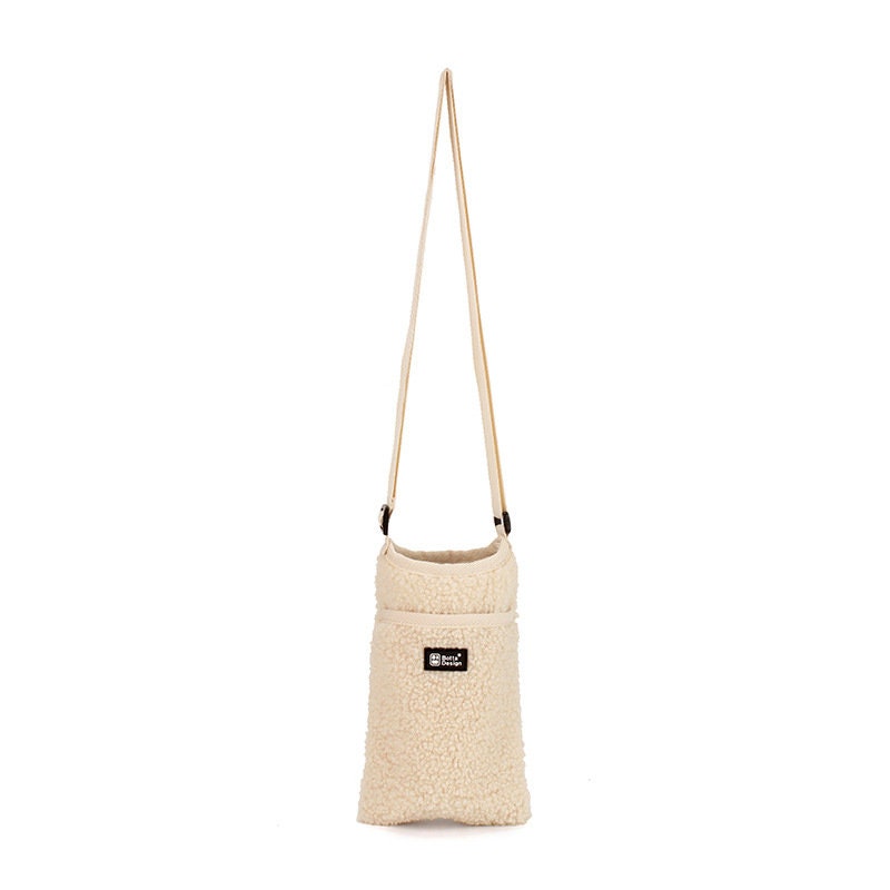 Wasserflaschenhalter, Umhängetasche, flauschige Plüsch-Schultertasche mit verstellbarem Riemen und Vordertasche