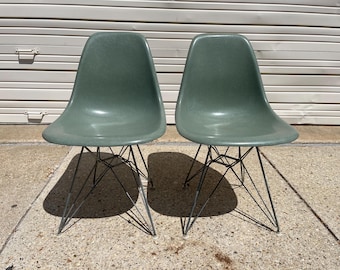 Pair of Seafoam Herman Miller Eames Fiberglass Side Shell Chairs Eiffel Base Mid Century Modern READ Description