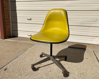 Vintage Eames PSSC Office Secretarial Shell Chair by Herman Miller READ Description