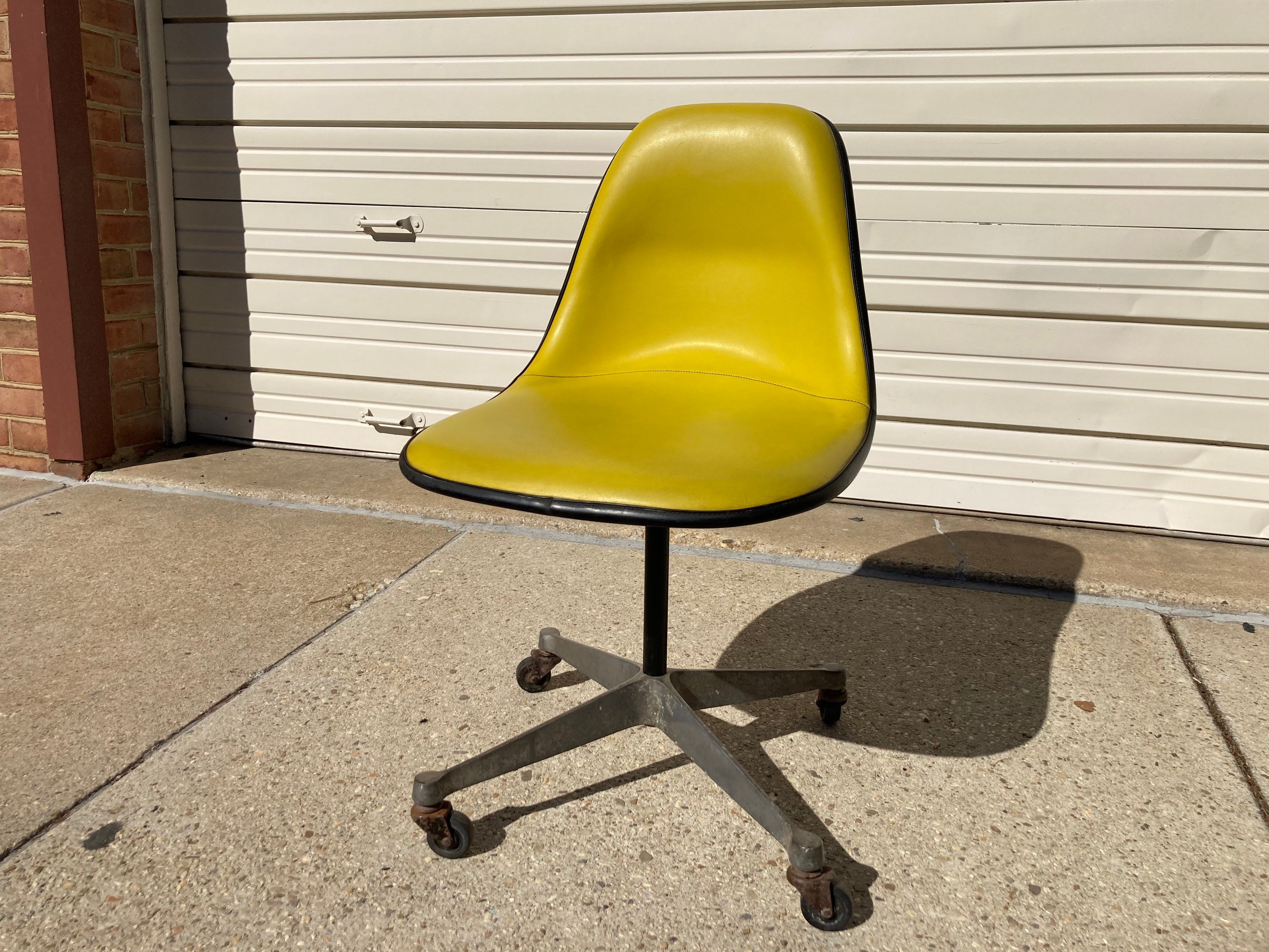Vintage Eames PSSC Office Secretarial Shell Chair by Herman