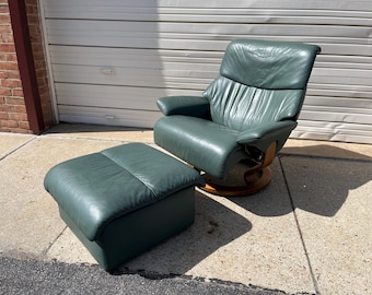 Large Stressless Recliner Lounge Chair and Storage Ottoman by Ekornes Scandinavian Danish Modern READ Description