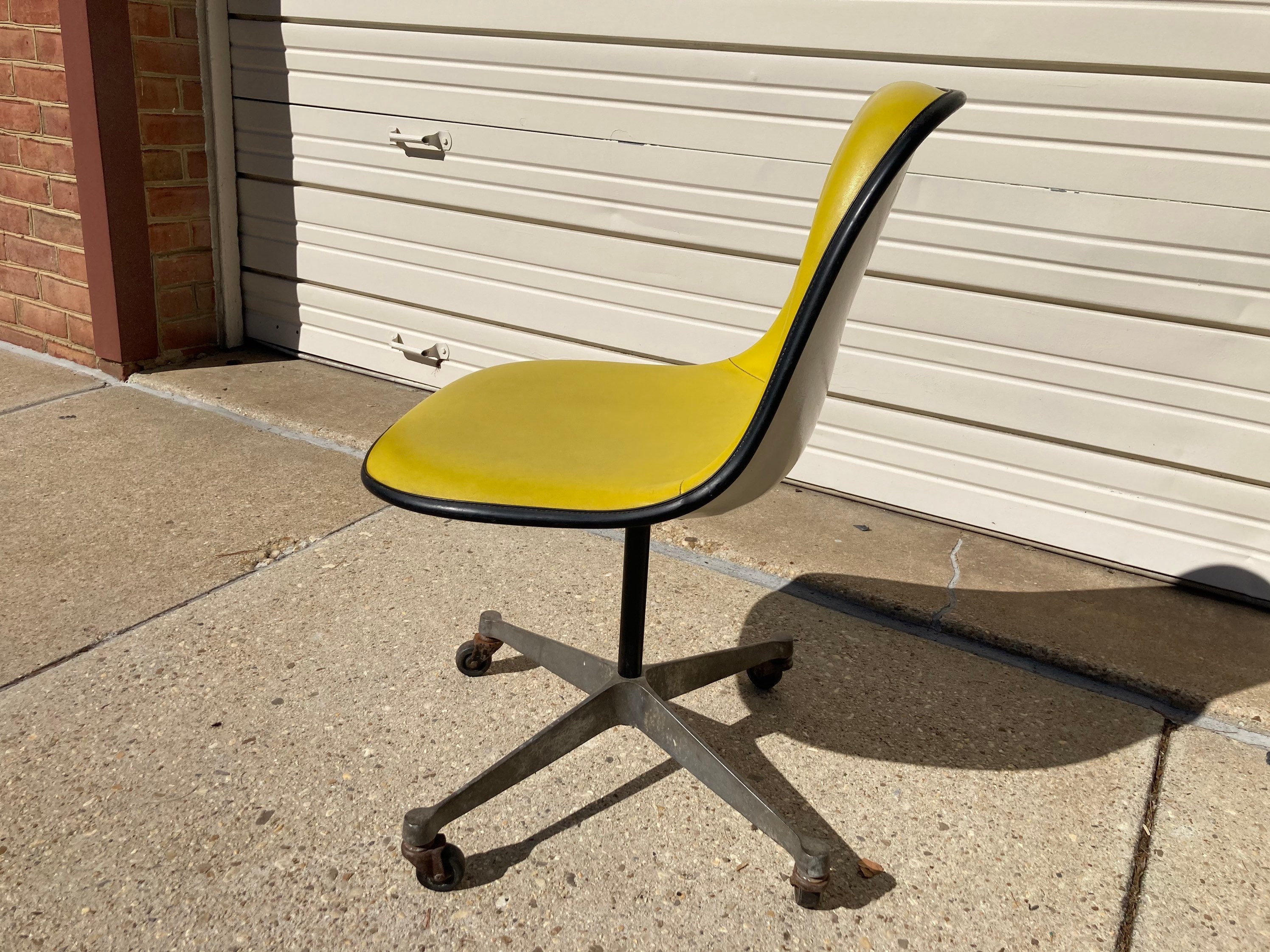 椅子 EAMES SHELL CHAIR harmanmiller Charles Eames for Herman Miller Mid Century Upholstered