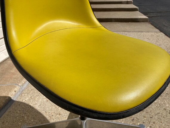 Vintage Eames PSSC Office Secretarial Shell Chair by Herman
