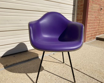 Rare Purple Naugahyde Herman Miller Eames Girard Fiberglass Arm Shell Chair Mid Century Modern READ Description