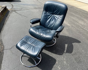Stressless Recliner Lounge Chair and Ottoman by Ekornes Scandinavian Danish Modern READ Description