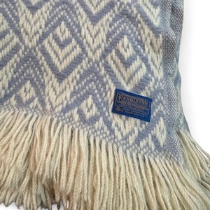 Coperta vintage Pendleton in lana tessuta: fantasia geometrica blu e crema anni '80 (137x152 cm) immagine 8
