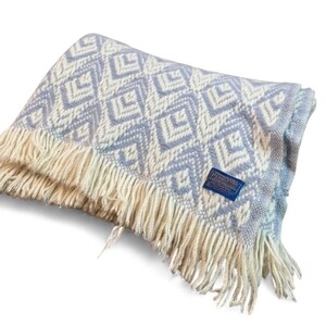 Coperta vintage Pendleton in lana tessuta: fantasia geometrica blu e crema anni '80 (137x152 cm) immagine 7