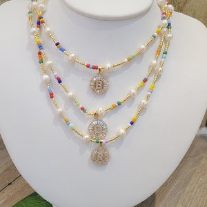 Collar de letras • collares rellenos de oro • alfabeto • perlas naturales hechas a mano • ajustable