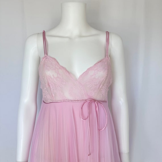 Vintage 60s pink pleated empire waist nightgown |… - image 3