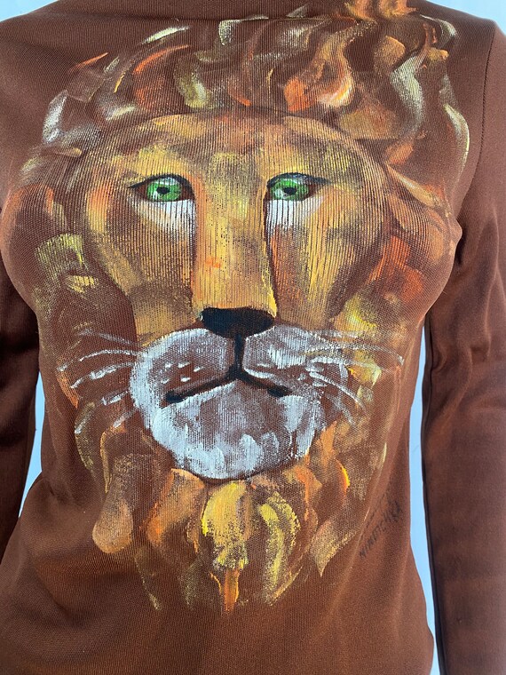 Vintage 70s hand painted lion brown turtleneck top - image 8
