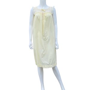 Vintage 1960s butter yellow Barbizon nightgown | size small