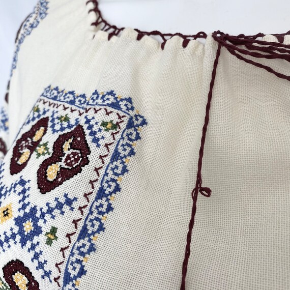 Vintage Hungarian style embroidered peasant blouse - image 10