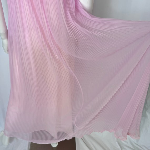 Vintage 60s pink pleated empire waist nightgown |… - image 6