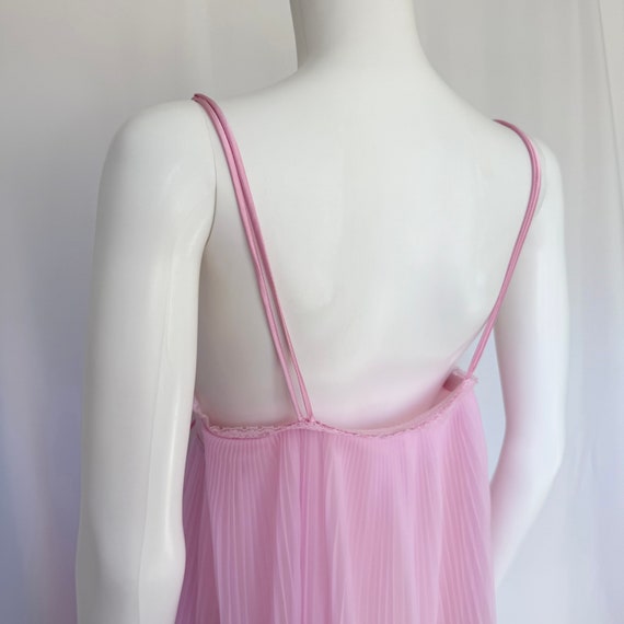Vintage 60s pink pleated empire waist nightgown |… - image 7