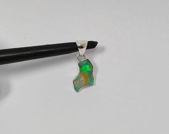 Äkta etiopisk opalhänge i grovt silver av hög kvalitet, 925 sterlingsilver, naturlig form, 7,15 ct. Smycken för henne #SKA1671