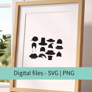 Pode incluir: Uma impressão emoldurada com silhuetas de chapéus pretos de vários estilos, como fedoras e bonés. A impressão está em uma moldura de madeira clara. O texto "Digital files - SVG | PNG" é visível na parte inferior da imagem.