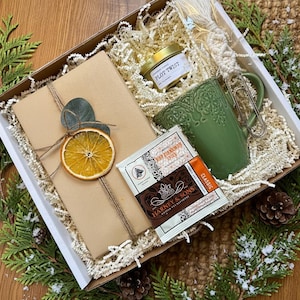 Blind Date with a Book Gift Box – Mystery Book Surprise for Readers – Bookish Gift Box – Cozy Gift – Free Shipping