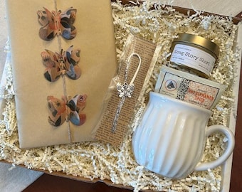 Blind Date with a Book Gift Box – Mystery Book Surprise for Readers – Bookish Gift Box – Cozy Reading Present – Free Shipping